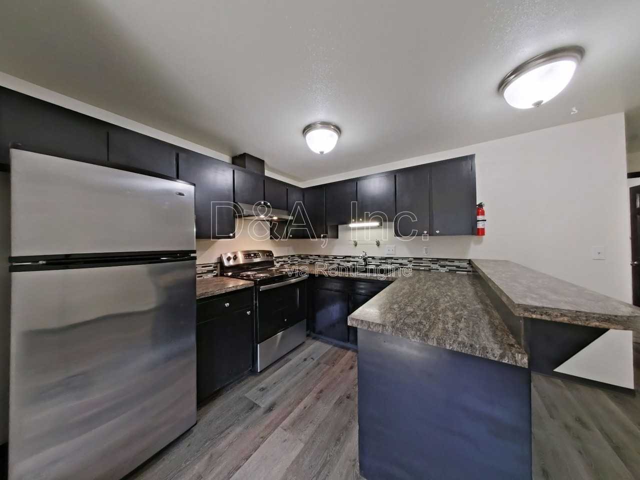 1961 Nw Grant Ave #1 - Photo 6 of 15