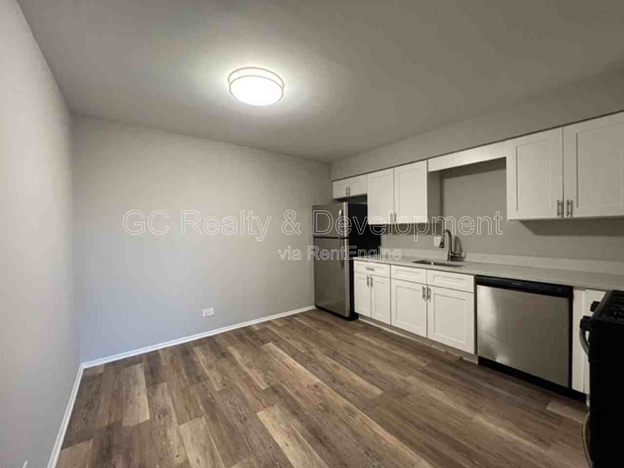 312 N Warwick Ave #1C - Photo 7 of 15