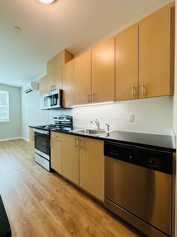 1415 Se Pardee St #308 - Photo 3 of 14