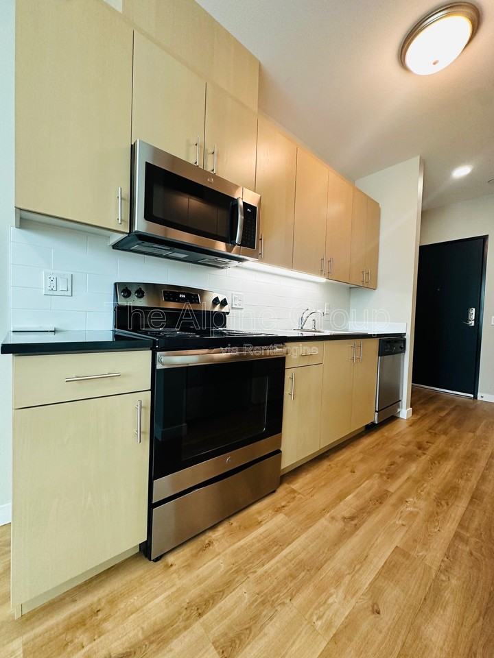 1415 Se Pardee St #308 - Photo 5 of 14