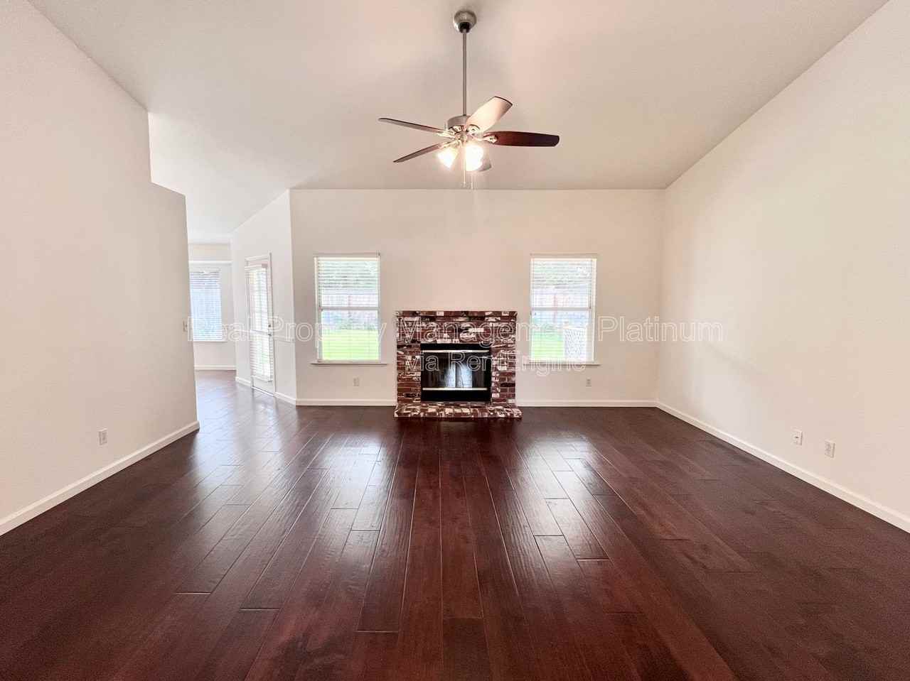 6535 N Vista Ave - Photo 3 of 18