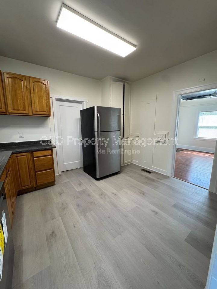 1140 West St - Photo 5 of 17