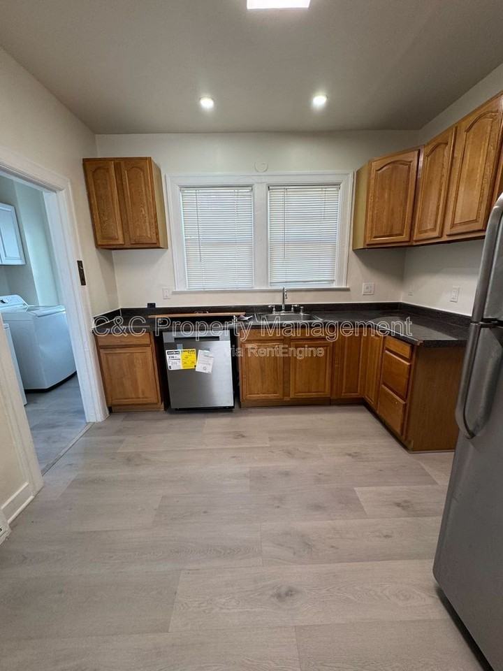1140 West St - Photo 6 of 17