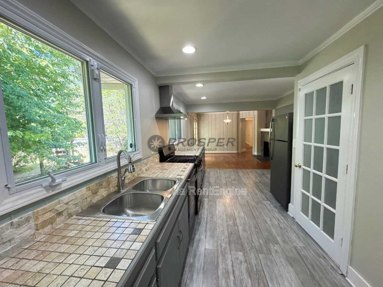 20 Sir Abbott St - Photo 6 of 19