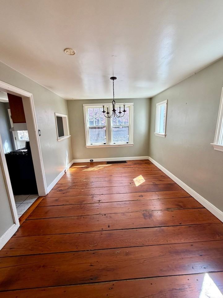 738 E Madison St - Photo 7 of 22