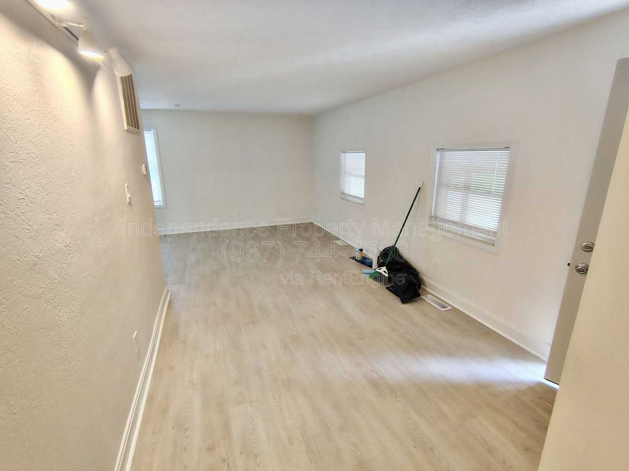 4402 Pinebrook Ct - Photo 3 of 18