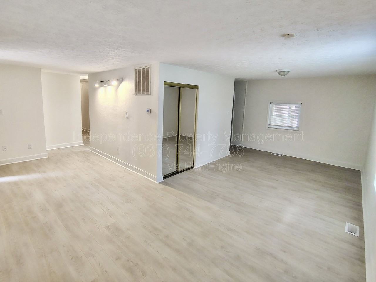 4402 Pinebrook Ct - Photo 5 of 18