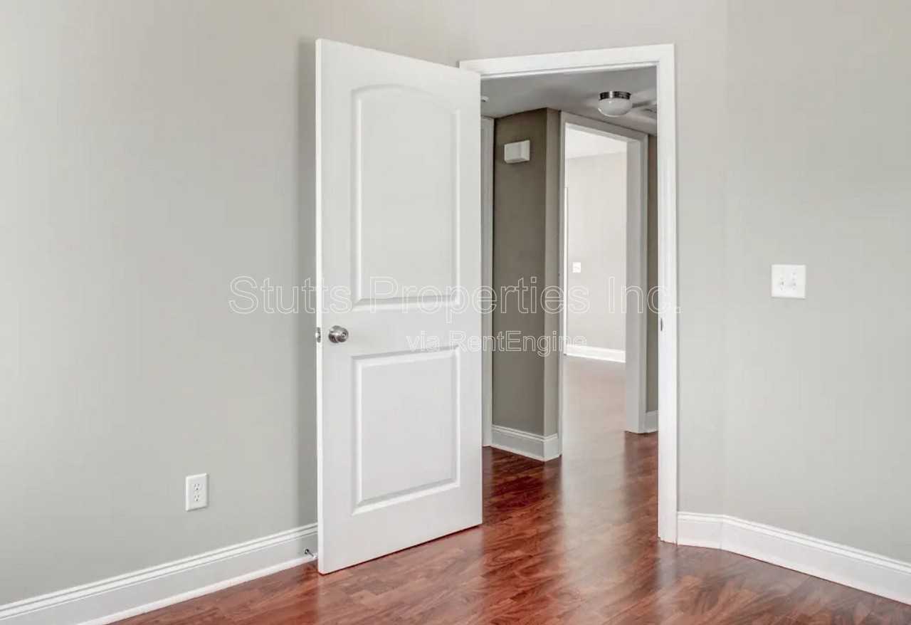 1246 Graham Ave #18 - Photo 5 of 8