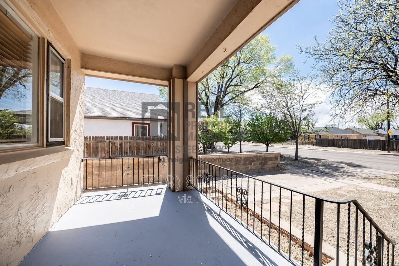 909 W Evans Ave - Photo 4 of 36