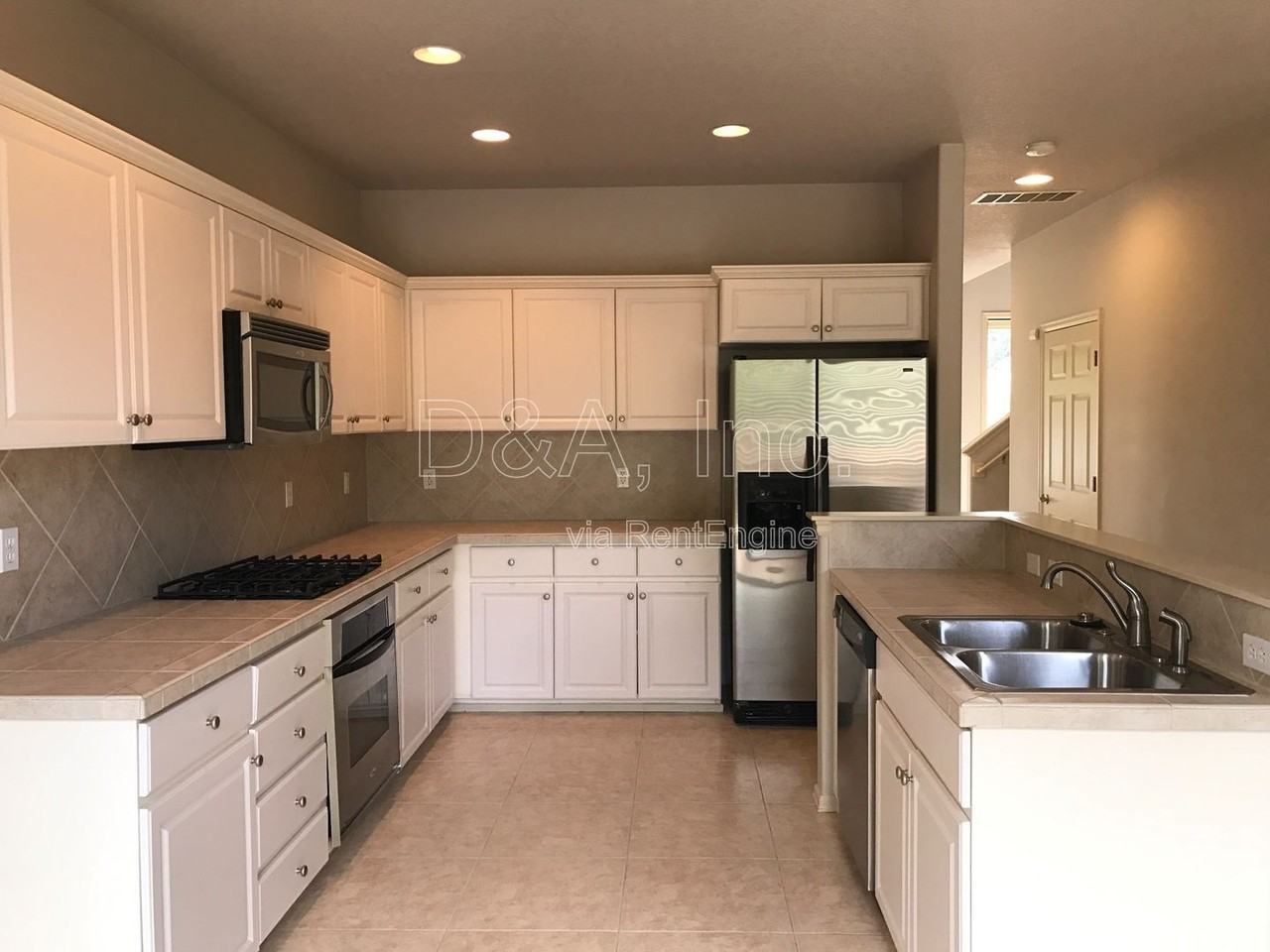 924 Troon St Nw - Photo 4 of 9