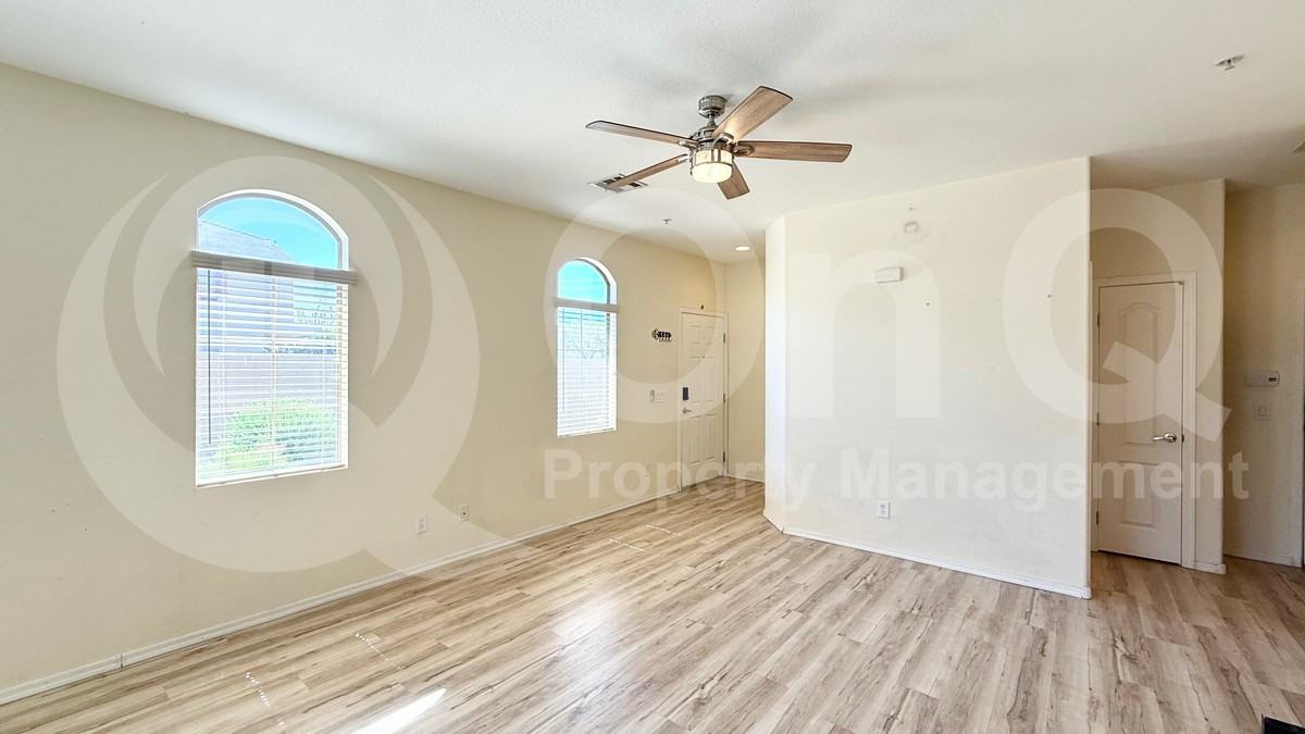 2725 E Mine Creek Rd #1085 - Photo 5 of 18