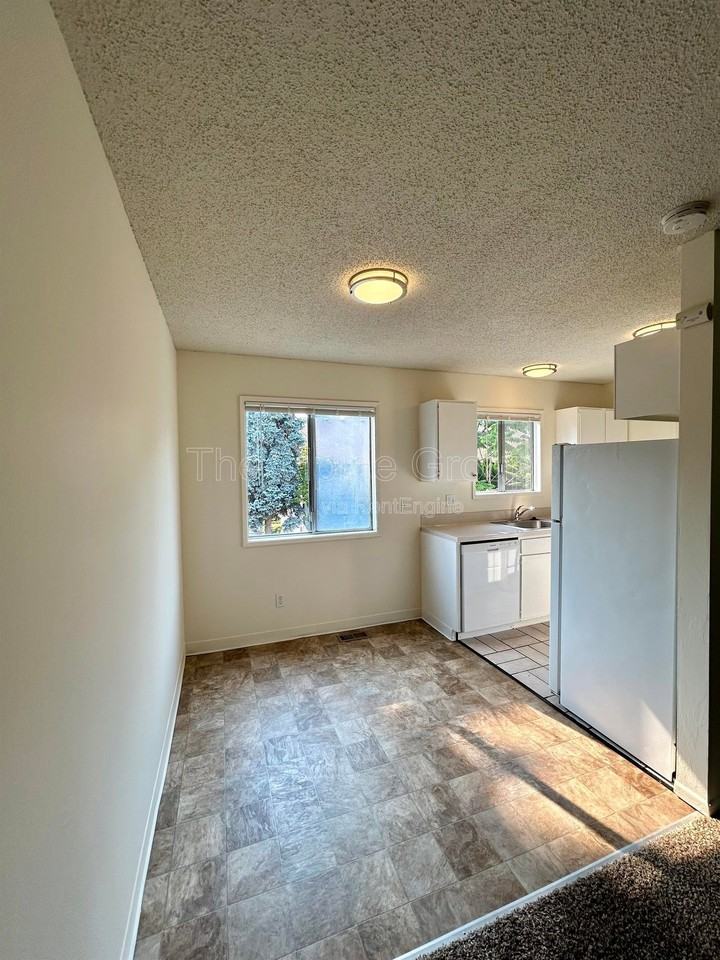 6041 Sw Valley Ave - Photo 5 of 17
