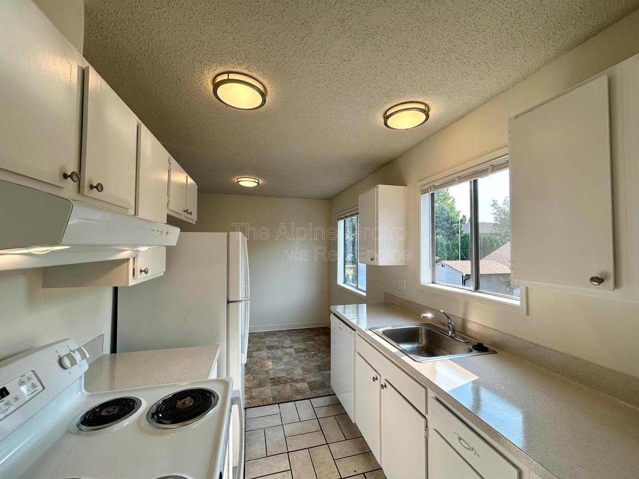 6041 Sw Valley Ave - Photo 4 of 17