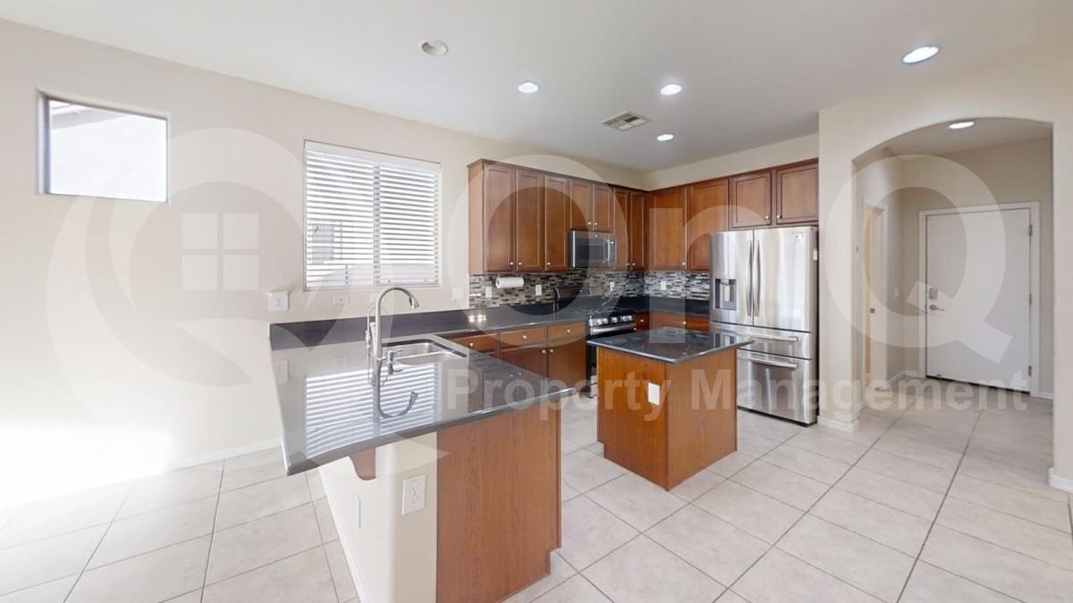 4730 S Mcminn Dr - Photo 3 of 35