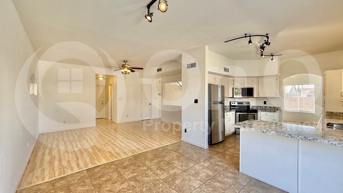 1520 E Flint St - Photo 5 of 25