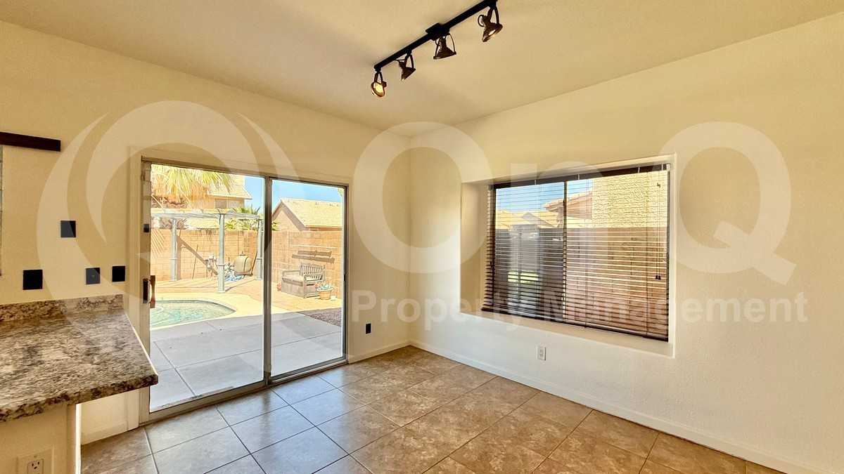 1520 E Flint St - Photo 6 of 25