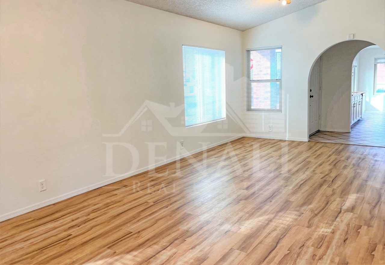 5093 W Whitten St - Photo 6 of 15