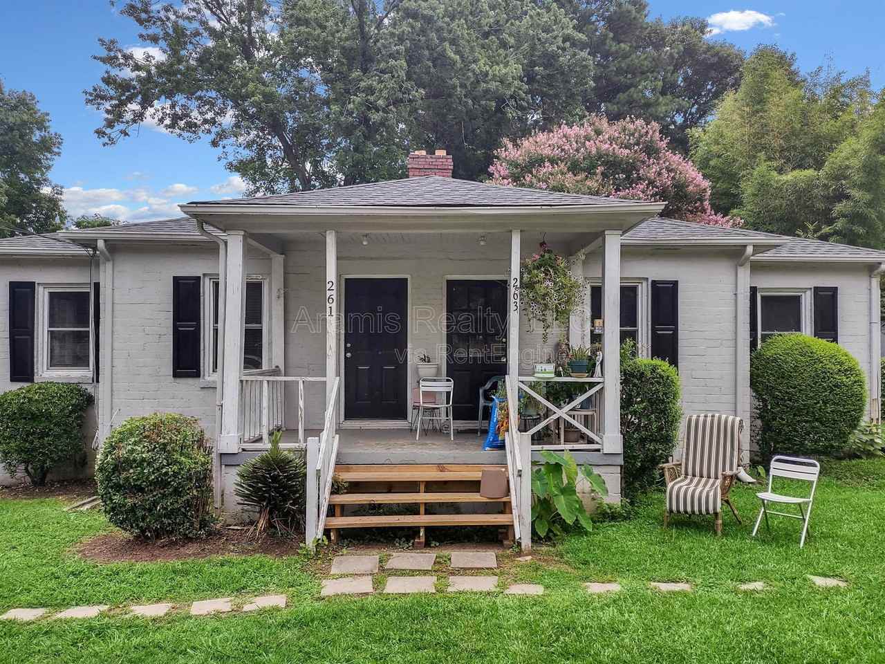 261 Victory Dr Se - Photo 2 of 18