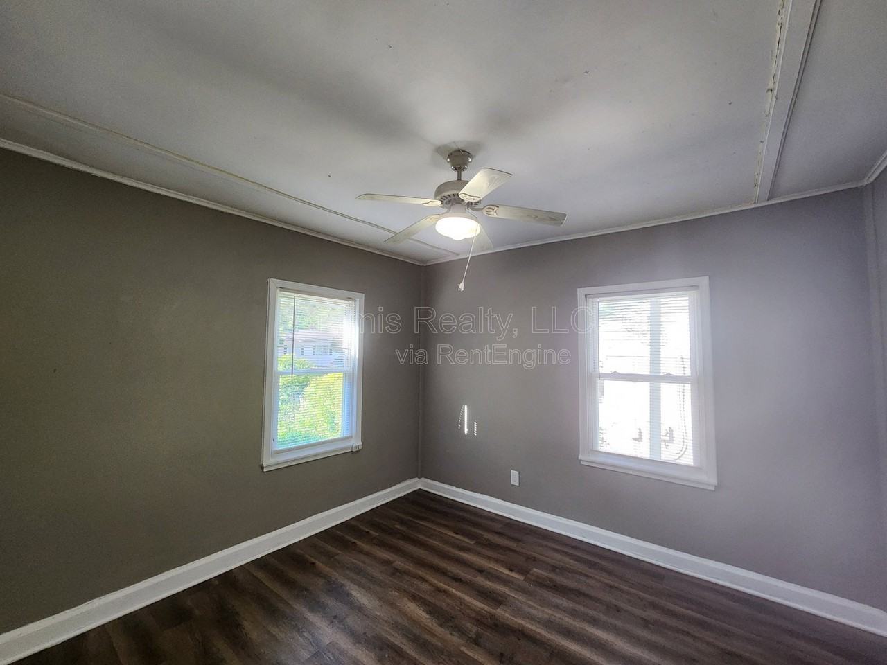 261 Victory Dr Se - Photo 5 of 18