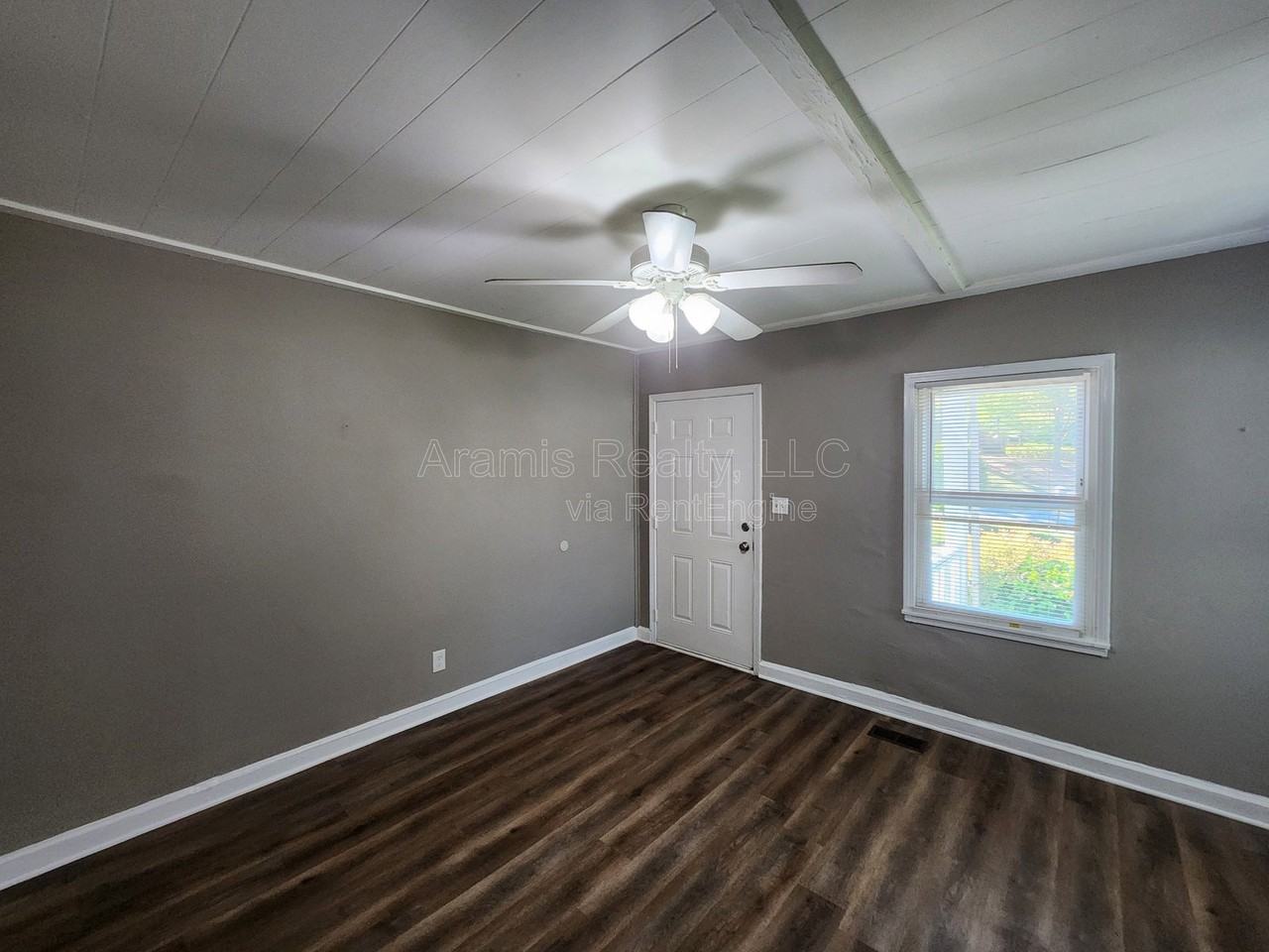 261 Victory Dr Se - Photo 7 of 18