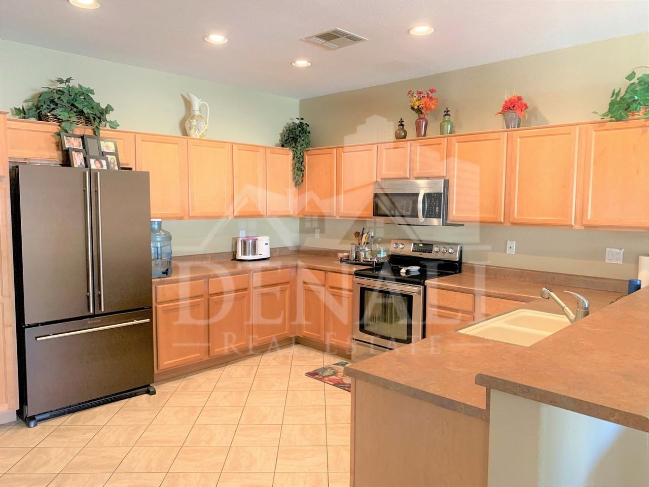 706 N Tangerine Dr - Photo 2 of 15