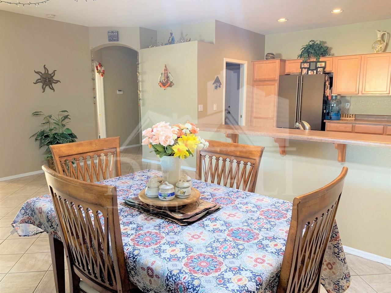 706 N Tangerine Dr - Photo 5 of 15