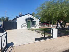 featured image of 257 E Oakland St #1