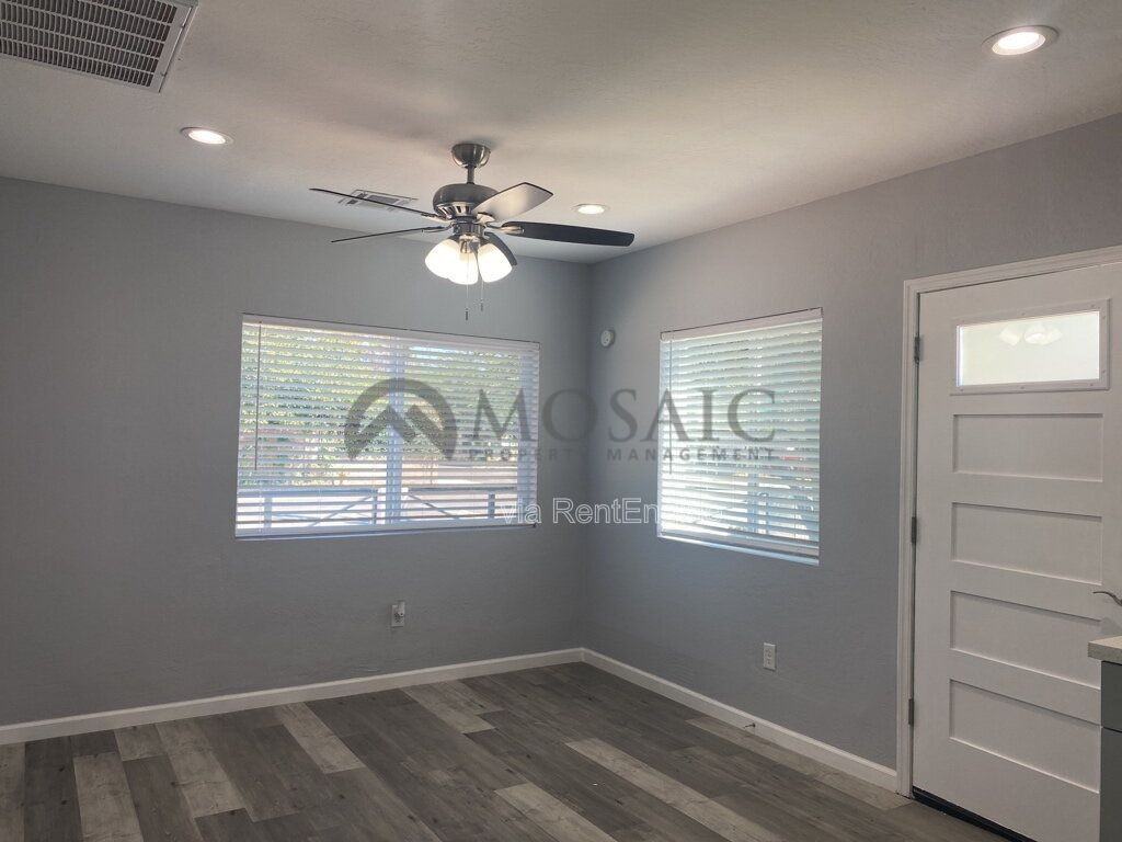 257 E Oakland St #1 - Photo 4 of 10