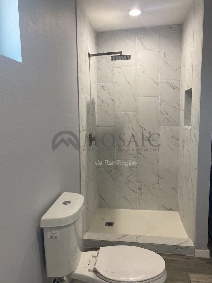 257 E Oakland St #1 - Photo 5 of 10