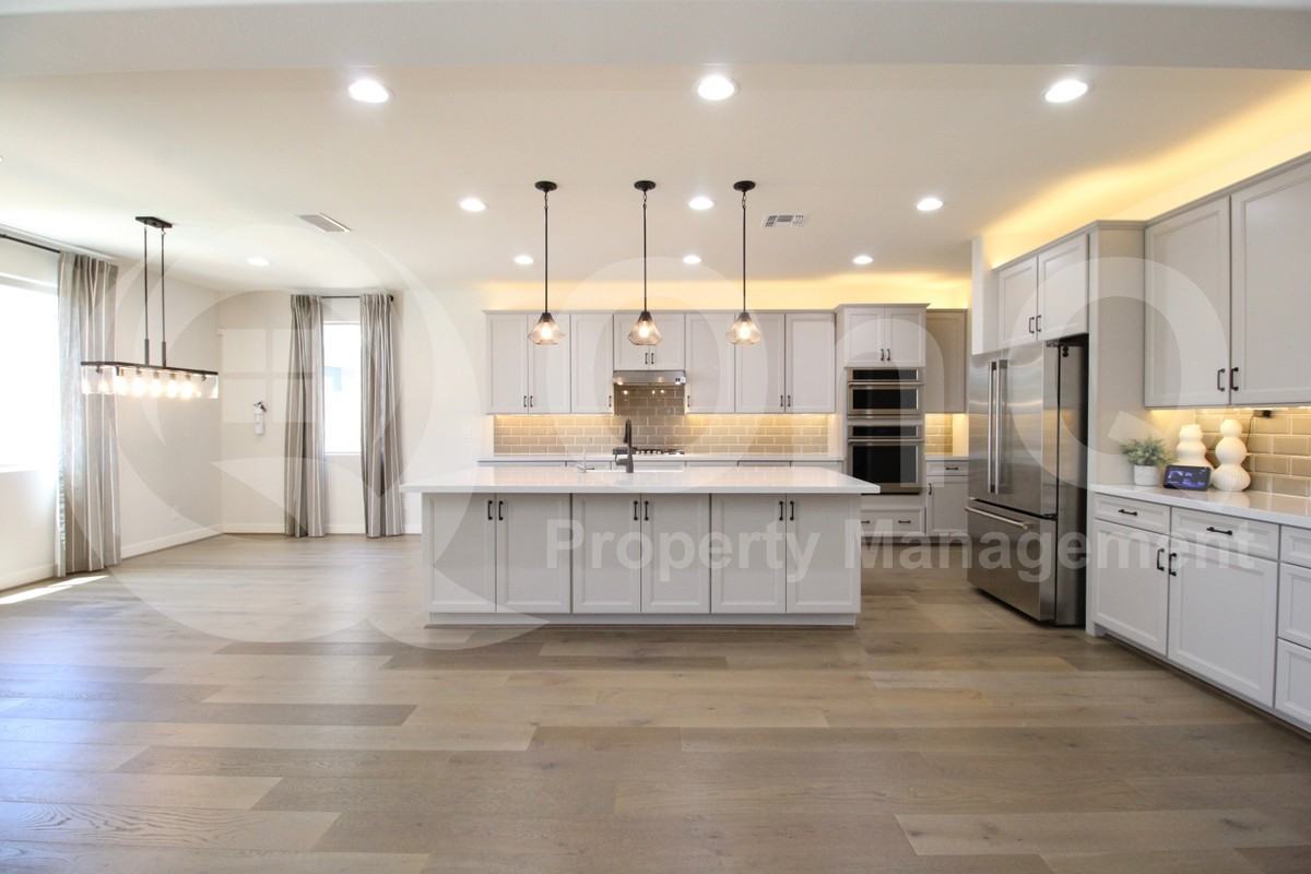 14109 W Crabapple Dr - Photo 5 of 47