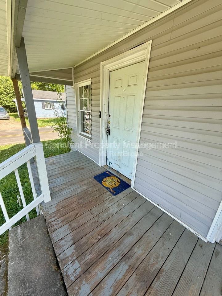 116 Lexington Ave - Photo 3 of 12