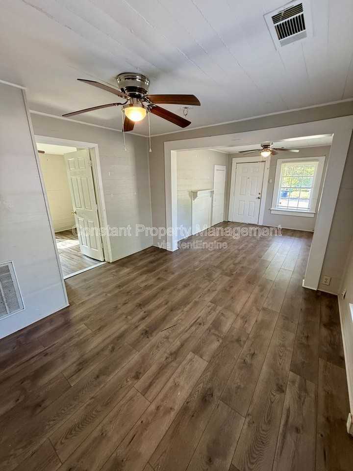 116 Lexington Ave - Photo 6 of 12