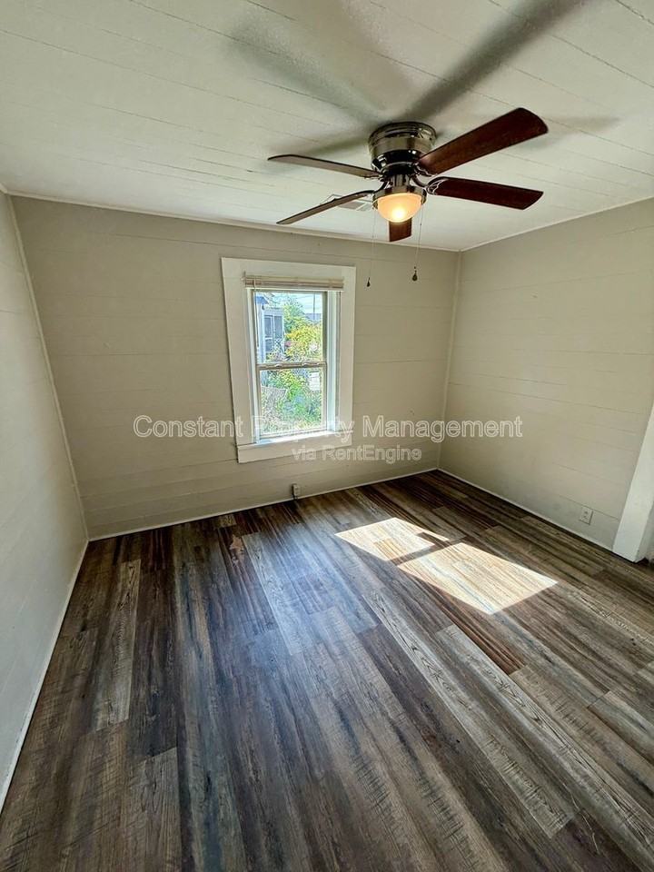 116 Lexington Ave - Photo 7 of 12