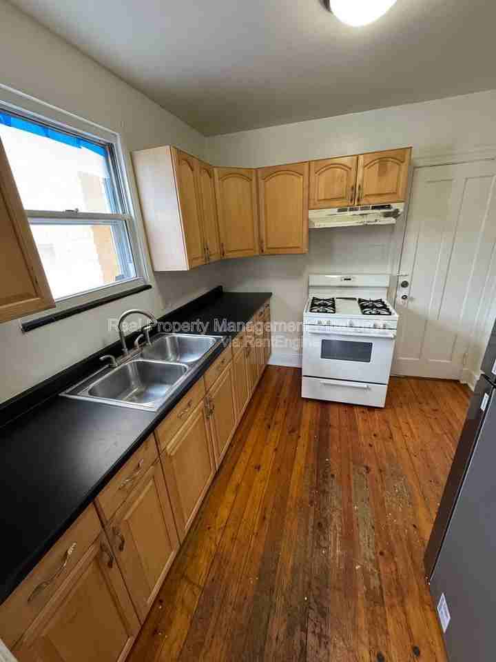 4 Amherst Ave #1 - Photo 5 of 10