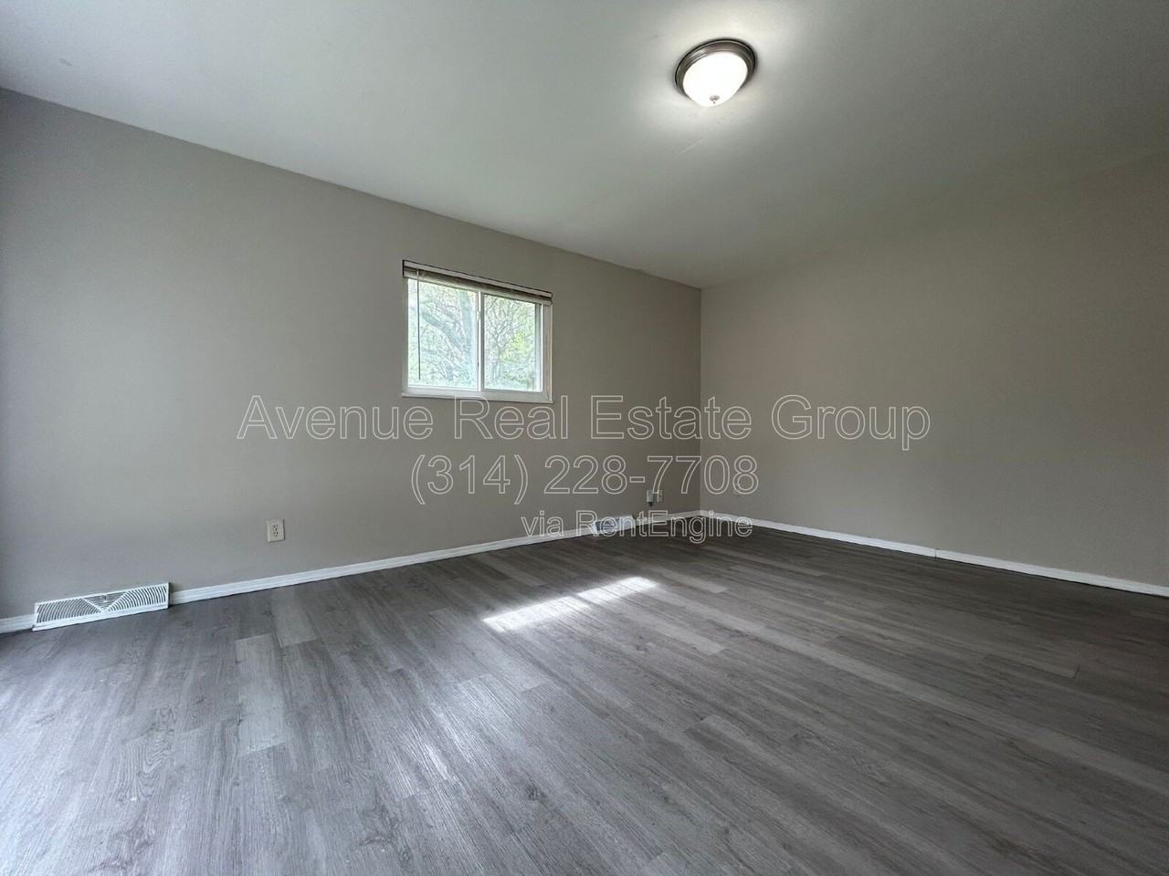 11 Anistasia Dr - Photo 2 of 11