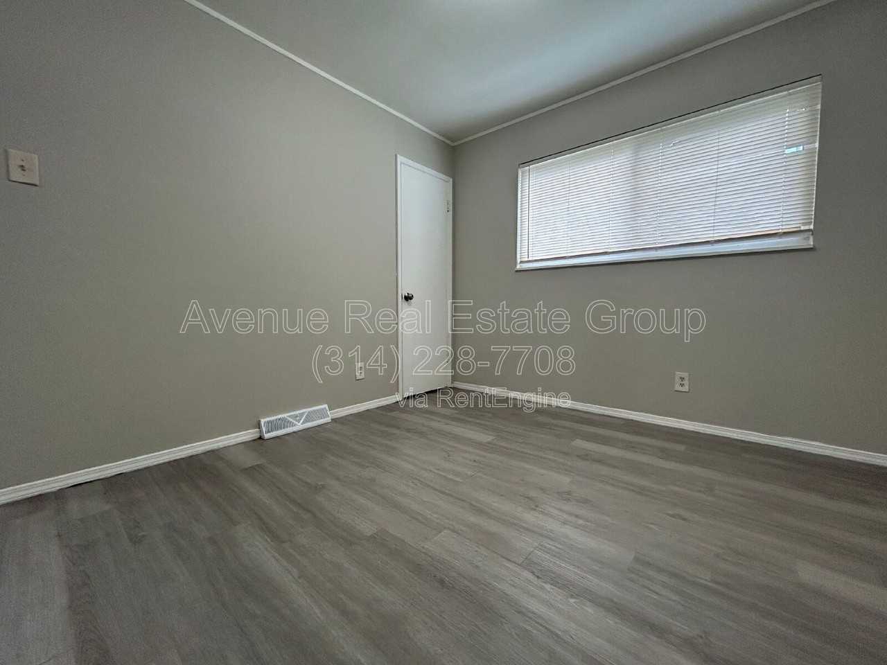 11 Anistasia Dr - Photo 3 of 11