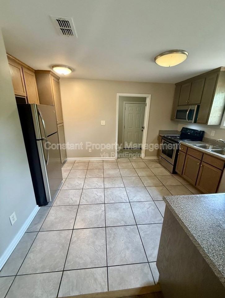 181 Garrison Rd - Photo 4 of 12