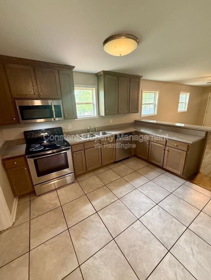 181 Garrison Rd - Photo 5 of 12