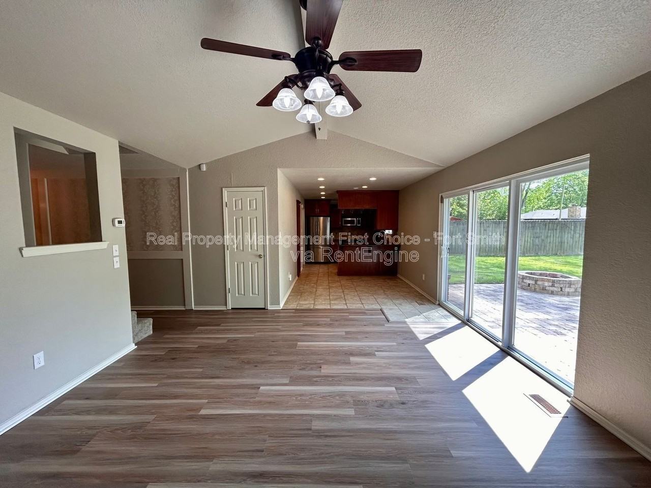 3104 S 99th St - Photo 6 of 35