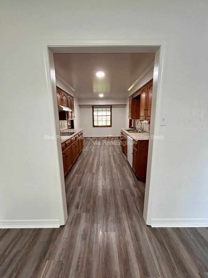 10509 Meandering Way - Photo 7 of 27