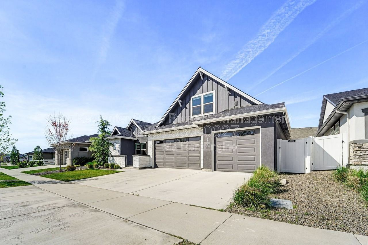 8462 W Suttle Lake Dr - Photo 3 of 45