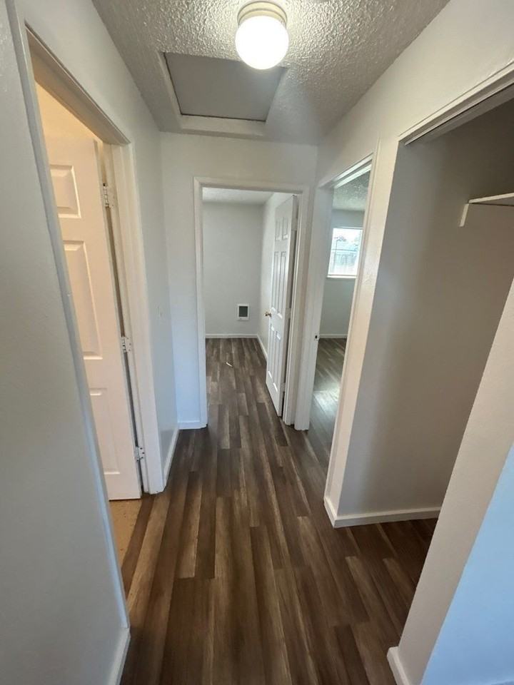 576 Hill St Se #B - Photo 6 of 14