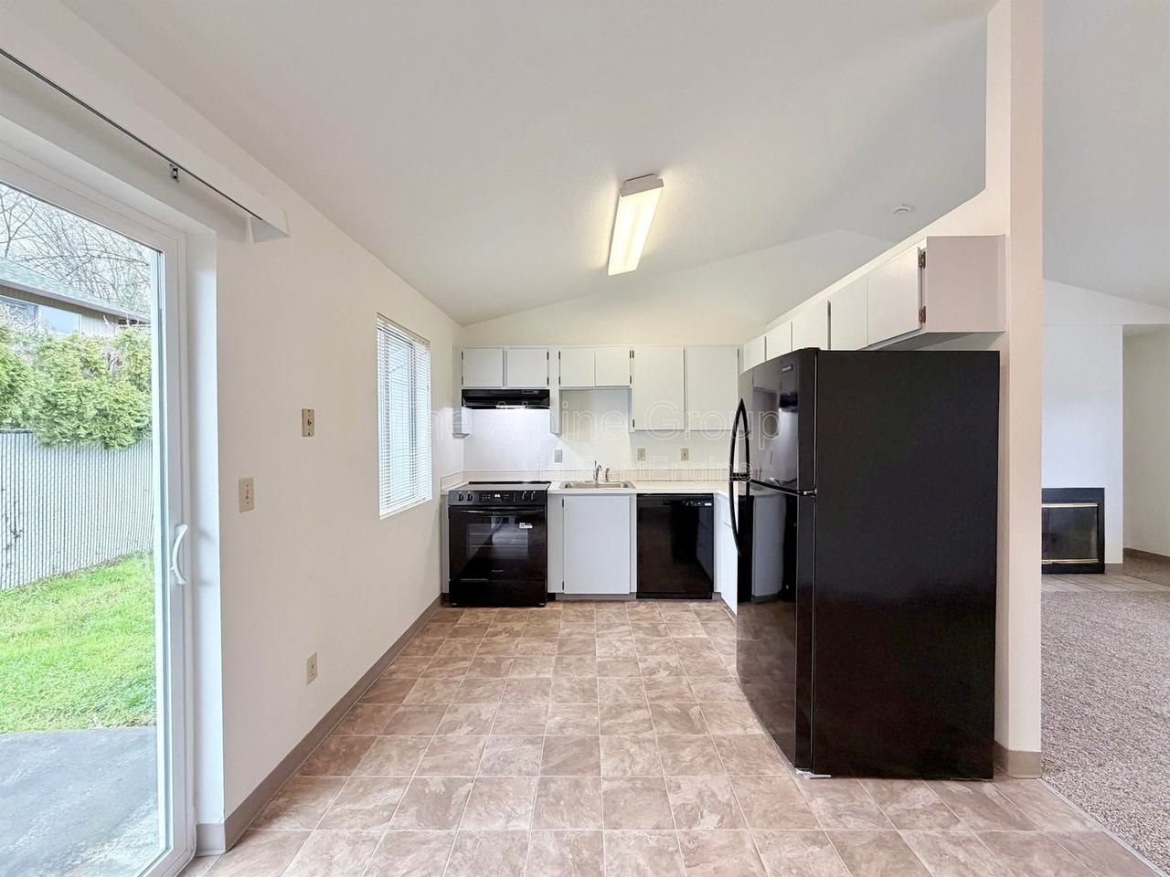 8991 Sw Herb Way - Photo 5 of 20