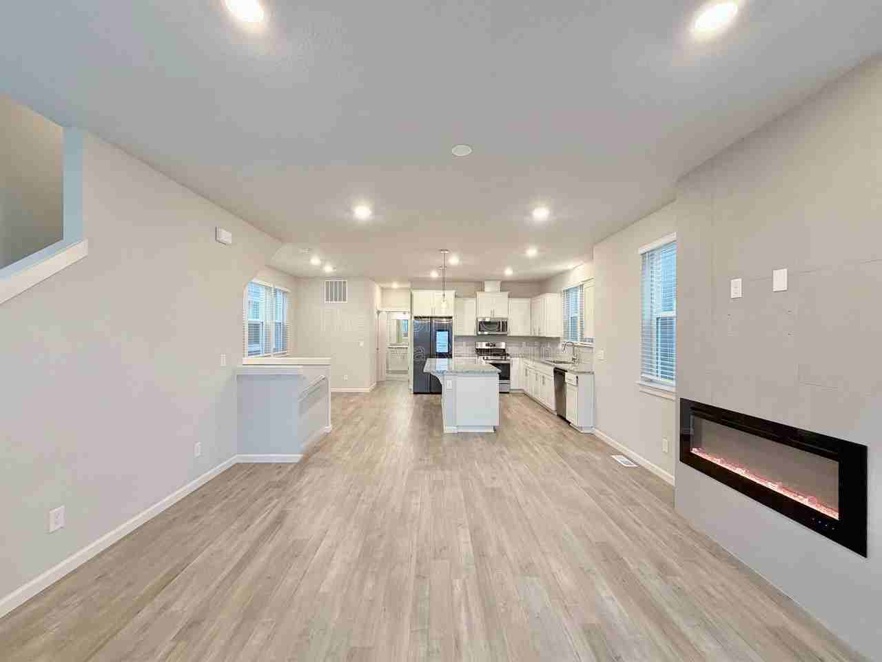 8153 Se Crabapple St - Photo 4 of 31