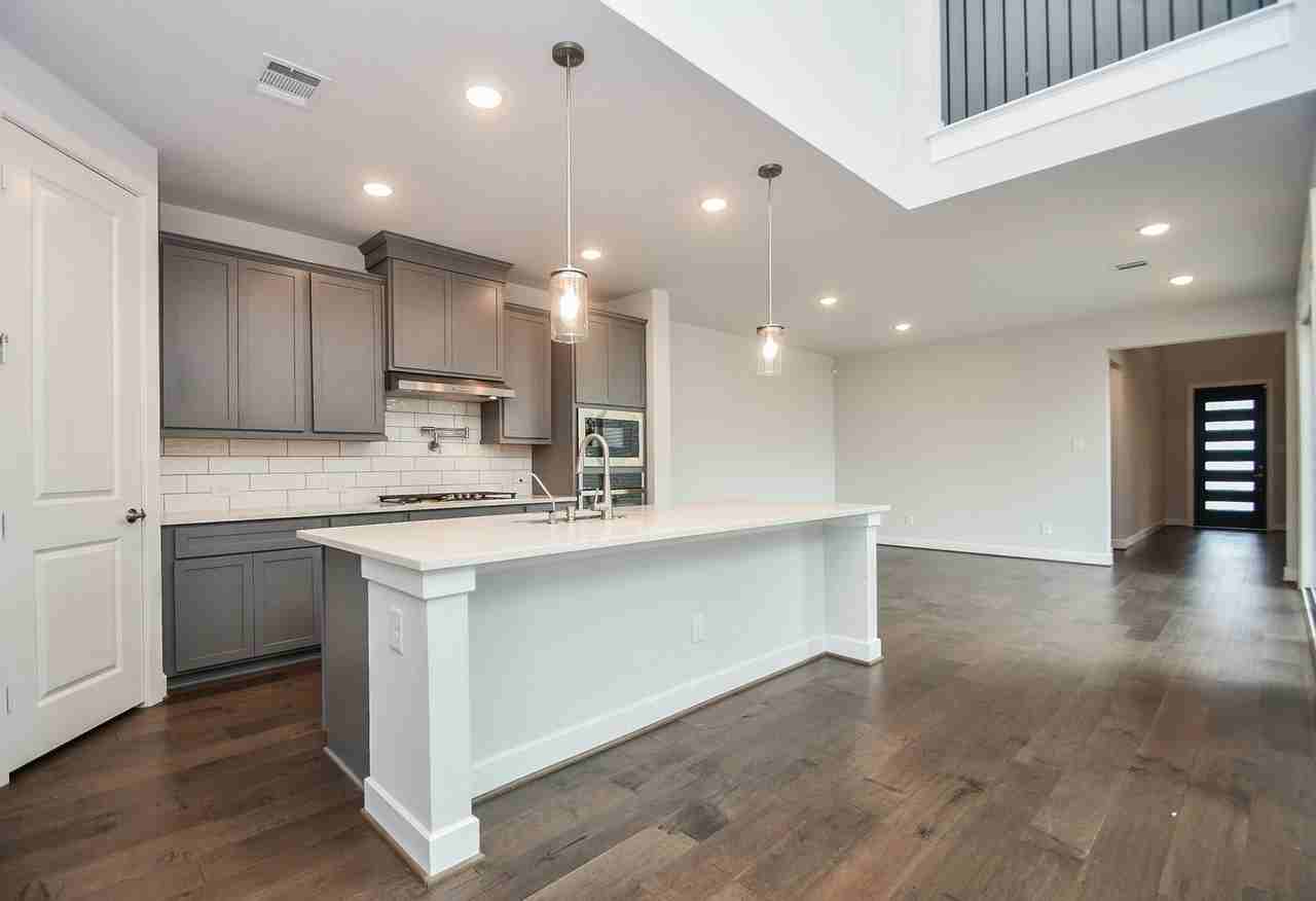 9242 Dearborn Knoll Dr - Photo 4 of 31