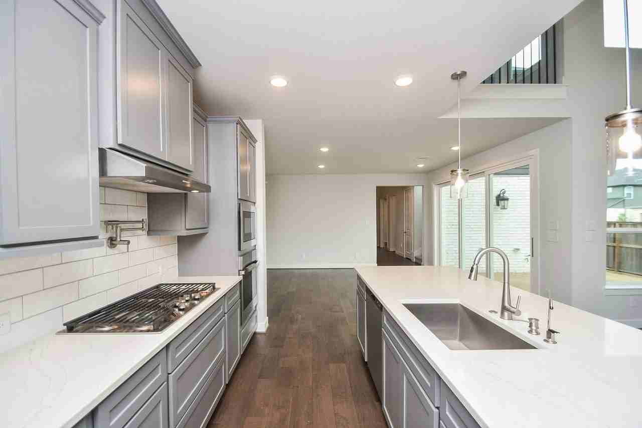 9242 Dearborn Knoll Dr - Photo 5 of 31