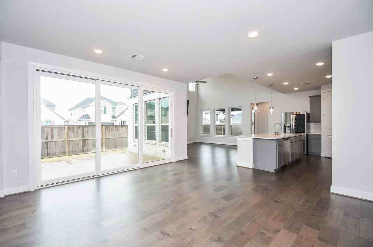 9242 Dearborn Knoll Dr - Photo 7 of 31