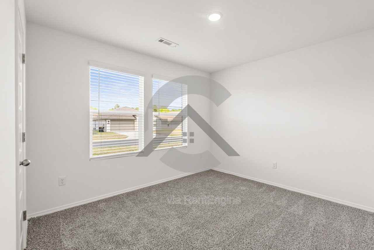 110 E Sunbelt Ct - Photo 6 of 15