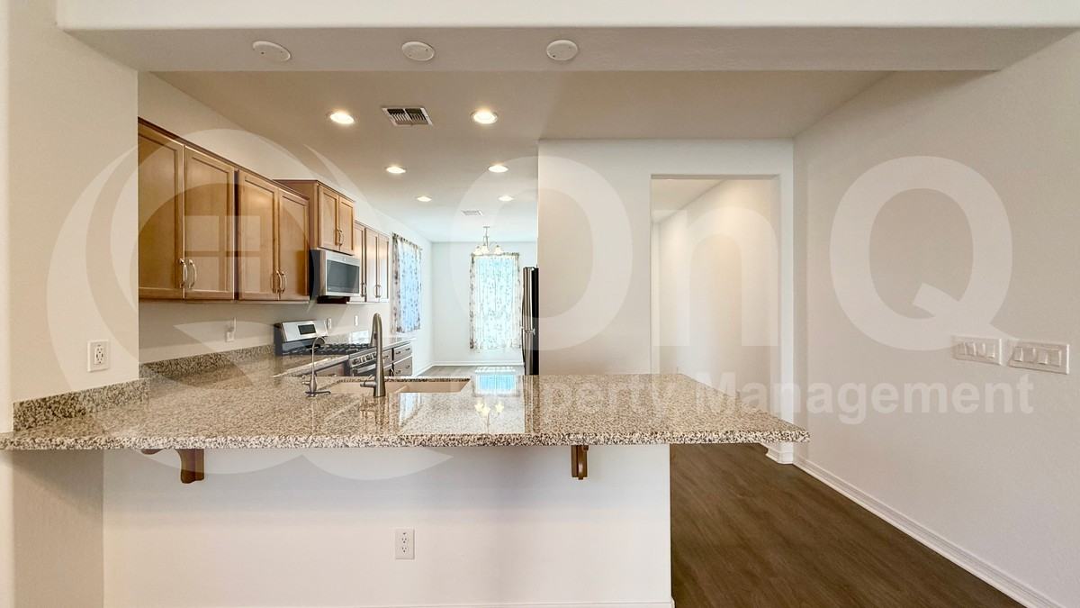 7922 W Pasadena Ave - Photo 4 of 21