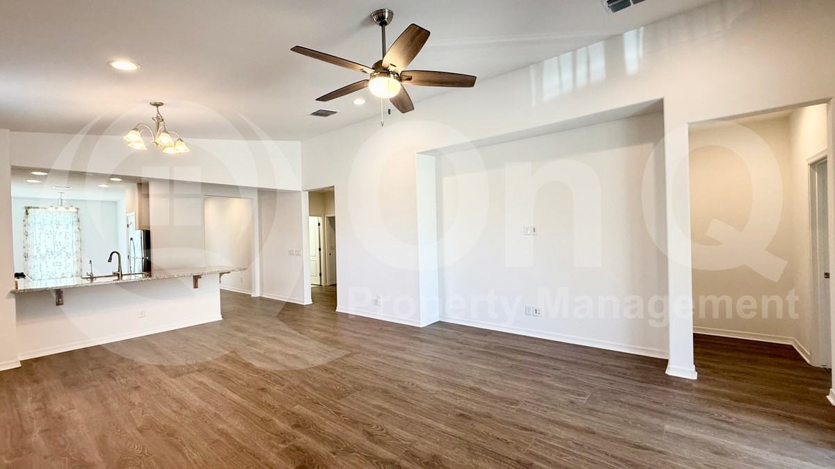 7922 W Pasadena Ave - Photo 5 of 21